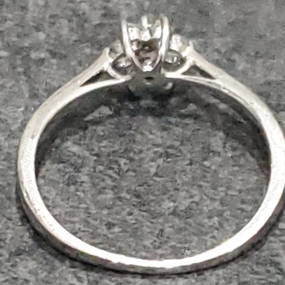 Citrine & Simulated Diamond Flower Sterling Silver Ring - Picture 6 of 6